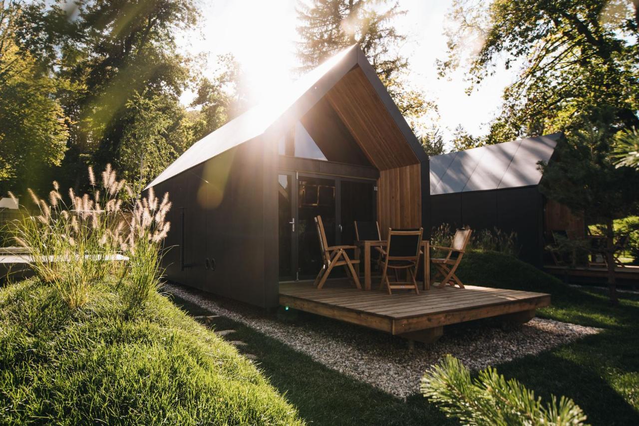 Luxury Glamping Chocolate Village มาริบอร์ ภายนอก รูปภาพ